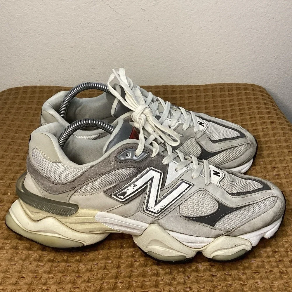 New Balance 9060 Mens 8.5 Rain Cloud Grey Gray White Castle Rock Suede U9060GRY